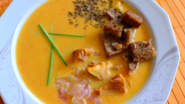 Mrkvová polievka s kuriatkami  - obrázok 7