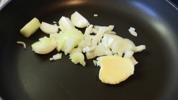 Losos s curry omáčkou, cuketou a ananásom (fotorecept) - obrázok 1