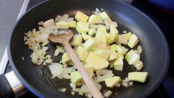 Losos s curry omáčkou, cuketou a ananásom (fotorecept) - obrázok 2