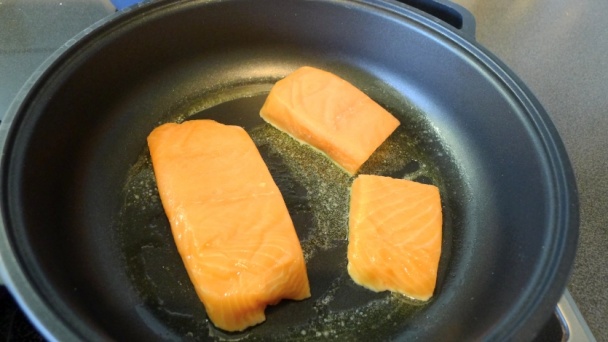 Losos s curry omáčkou, cuketou a ananásom (fotorecept) - obrázok 3