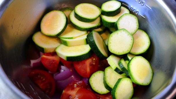 Pečený losos na letnej zelenine (fotorecept) - obrázok 3