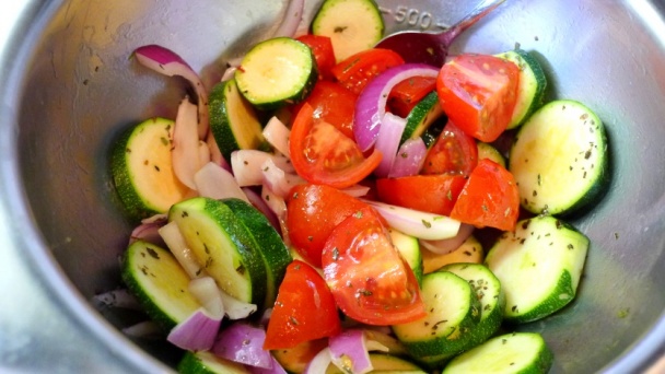 Pečený losos na letnej zelenine (fotorecept) - obrázok 4