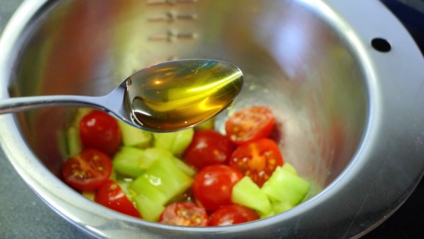 Svieži tuniakovo-ryžový šalát (fotorecept) - obrázok 3