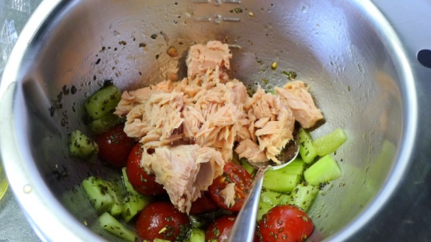 Svieži tuniakovo-ryžový šalát (fotorecept) - obrázok 5