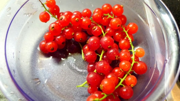 Jahodovo-ríbezľový nápoj (fotorecept) - obrázok 3