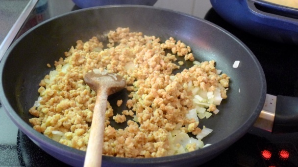 Cestoviny s paradajkovo-zeleninovou omáčkou so sójou (fotorecept) - obrázok 4