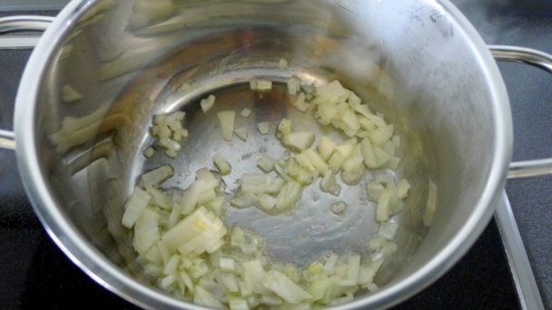 Paradajková polievka s tofu a bylinkami (fotorecept) - obrázok 1