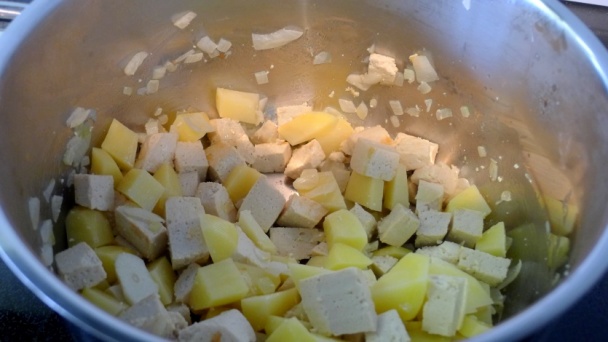 Paradajková polievka s tofu a bylinkami (fotorecept) - obrázok 4