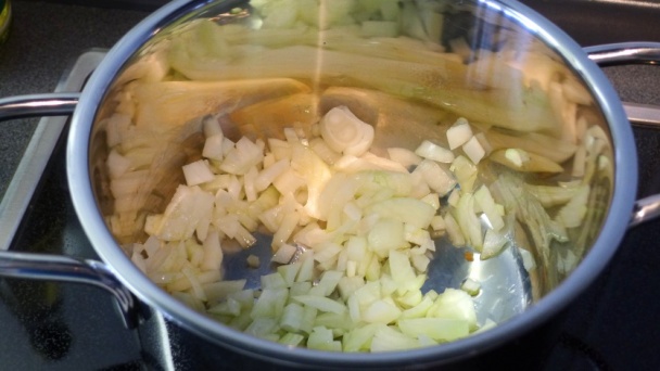 Krevety s jablkovo-cibuľovým kuskusom s mätou (fotorecept) - obrázok 1