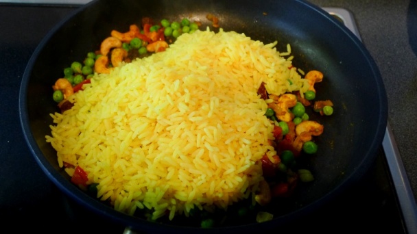 Ryža so zeleninou, kešu a kokosom (fotorecept) - obrázok 5