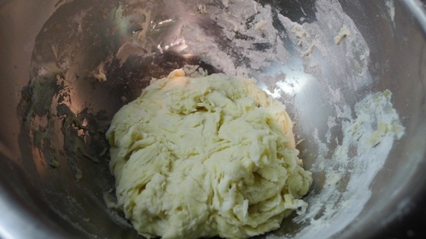 Slaný koláč s tofu, paradajkami, bazalkou a syrom (fotorecept) - obrázok 1