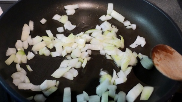 Slaný koláč s tofu, paradajkami, bazalkou a syrom (fotorecept) - obrázok 2