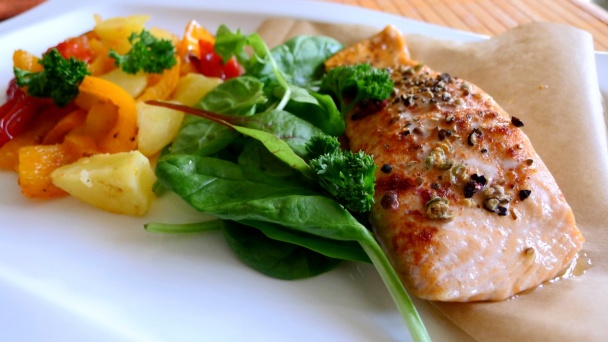 Korenený pečený losos so zeleninou (fotorecept) - obrázok 5