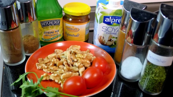 Nátierka z vlašských orechov a paradajok (fotorecept) - obrázok 1