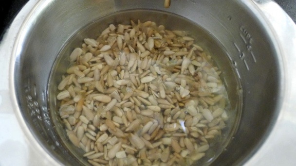 Horčicová nátierka so slnečnicovými semienkami (fotorecept) - obrázok 1