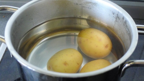 Hráškový prívarok so zemiakovými mini-plackami (fotorecept) - obrázok 1