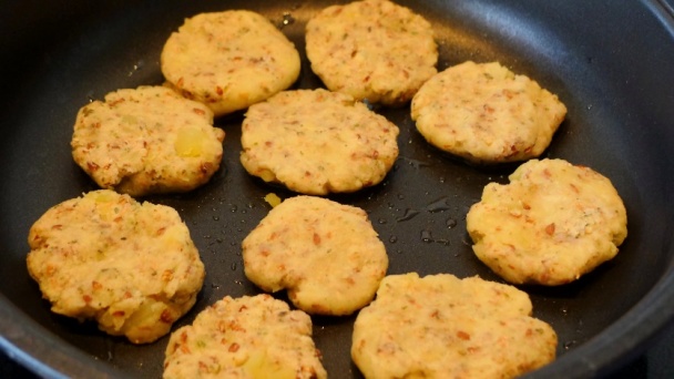 Hráškový prívarok so zemiakovými mini-plackami (fotorecept) - obrázok 9