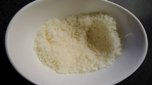 Gaštanové guľky v kokose a malinovej omáčke (fotorecept) - obrázok 3