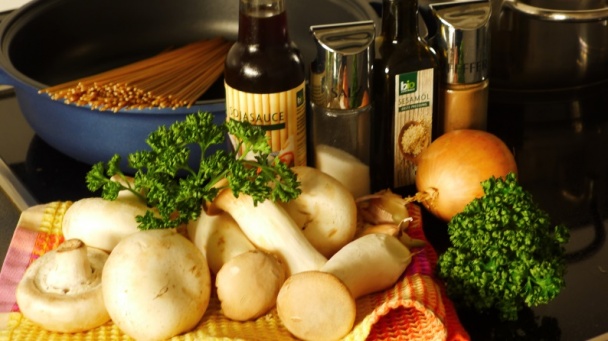 Špagety so šampiňónmi a hlivou (fotorecept) - obrázok 1
