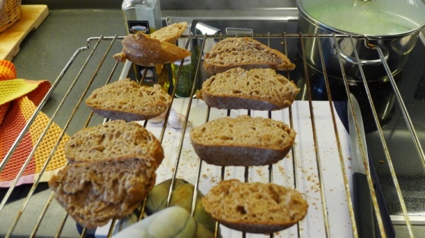 Cesnakové pečivo ako príloha (fotorecept) - obrázok 2