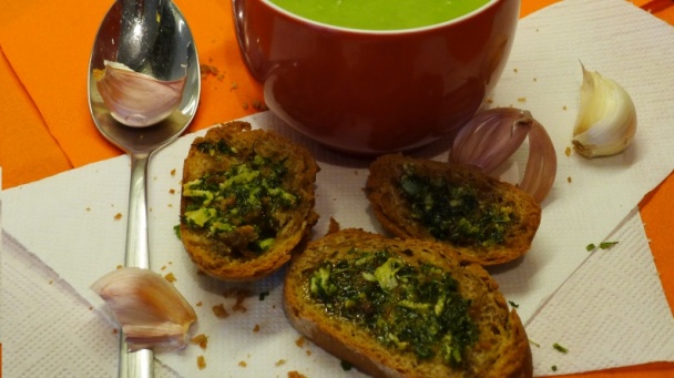 Cesnakové pečivo ako príloha (fotorecept) - obrázok 4