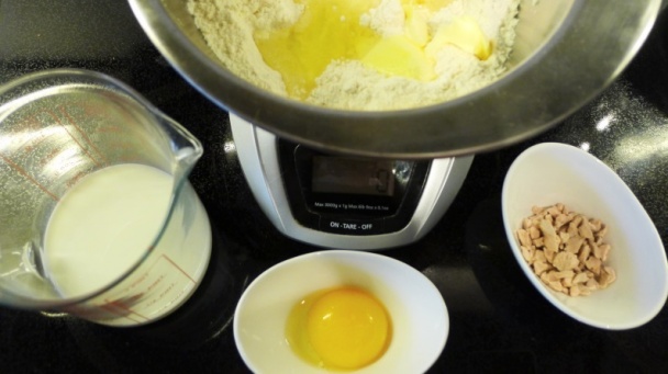 Mandľovo-medový koláč Bienenstich (fotorecept) - obrázok 2