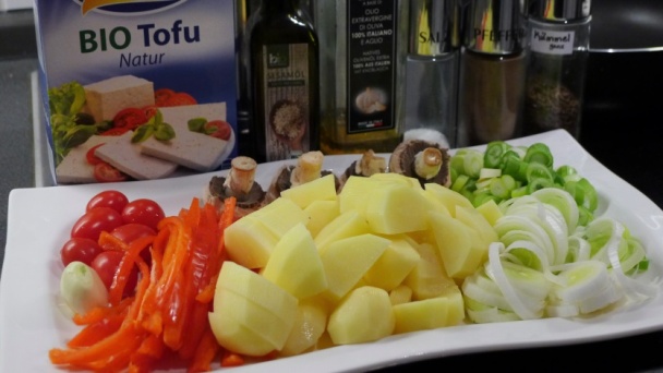 Tofu s paprikou a mladou cibuľkou (fotorecept) - obrázok 1