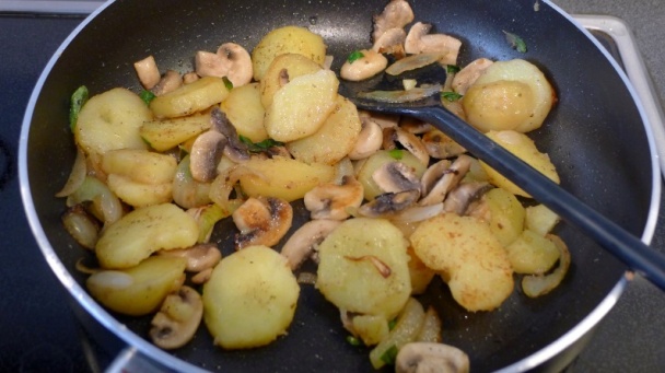 Tofu-zeleninové fašírky s majoránovými zemiakmi (fotorecept) - obrázok 4