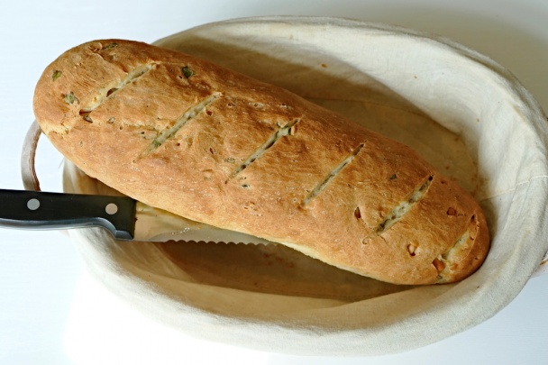 Pečivo s bazalkou a píniovými orieškami - obrázok 4