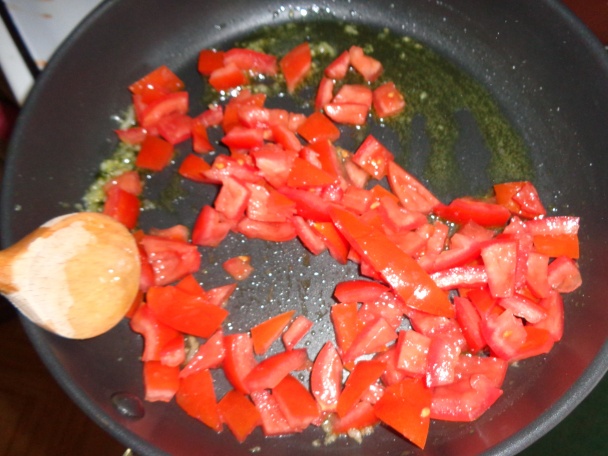 Spaghetti al tonno e pomodoro fresco (fotorecept) - obrázok 3