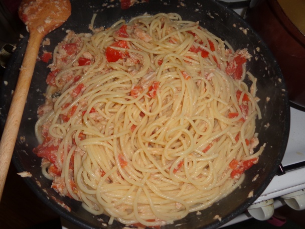 Spaghetti al tonno e pomodoro fresco (fotorecept) - obrázok 6