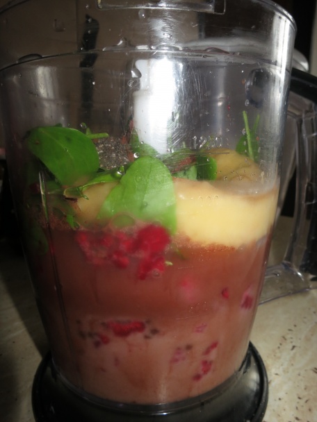Zdravé malinovo-špenátové smoothie s kakaom - obrázok 1