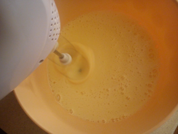 Šťavnatý citronový koláč - bezlepkový - obrázok 1