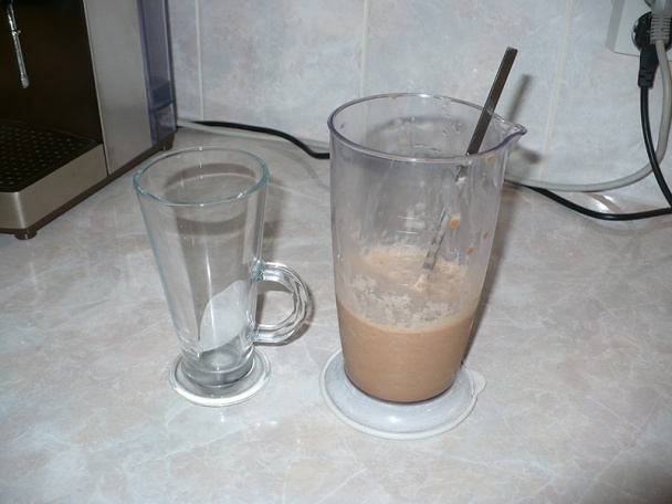 Ľadová káva so zmrzlinou - obrázok 3