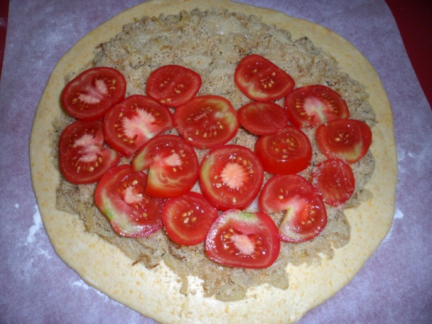 Paradajkovo - cibuľový koláč (fotorecept) - obrázok 11