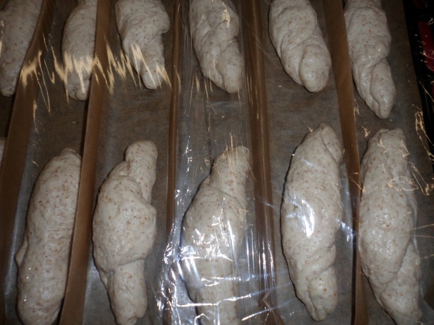 Kváskové rožky s celozrnnou múkou - obrázok 17