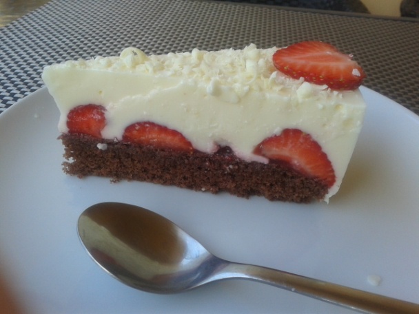 Letná jahodová torta - obrázok 3