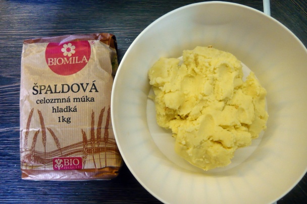 Tvarohové pirohy zo zvyšku zemiakového pyré (fotorecept) - obrázok 1