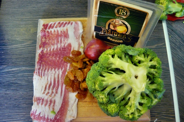 Brokolicový šalát so slaninou (fotorecept) - obrázok 1