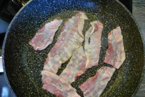 Brokolicový šalát so slaninou (fotorecept) - obrázok 2