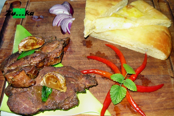 Chlebový bochník plnený syrom s pečenou krkovičkou (fotorecept) - obrázok 9