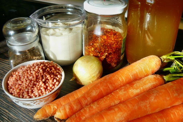 Pikantná mrkvová polievka s červenou šošovicou (fotorecept) - obrázok 1