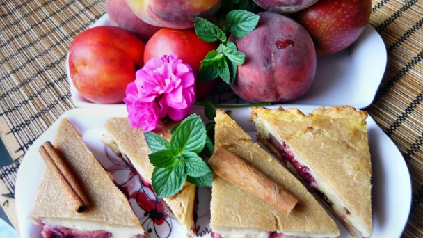 Slivkovo-jablkový koláč s krupicovou plnkou (fotorecept) - obrázok 5