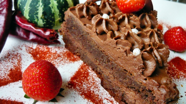 Čokoládová torta s čokoládovým krémom a údeným chilli (fotorecept) - obrázok 7