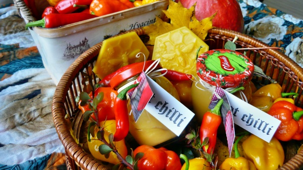 Hrejivá masť s chilli papričkami a včelím voskom (fotorecept) - obrázok 5