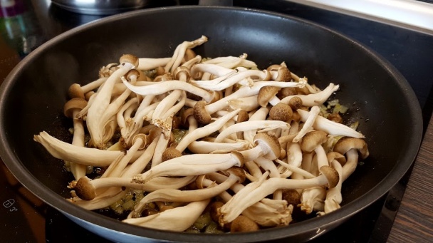 Tagliatelle s hubami shimeji (fotorecept) - obrázok 1