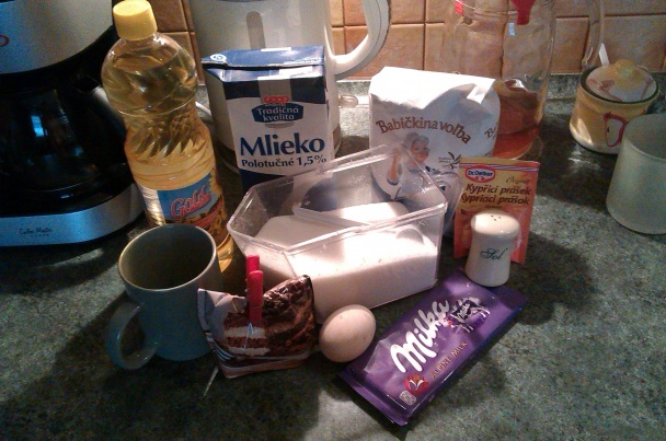 Hrnčekové čokoládové muffiny - obrázok 1