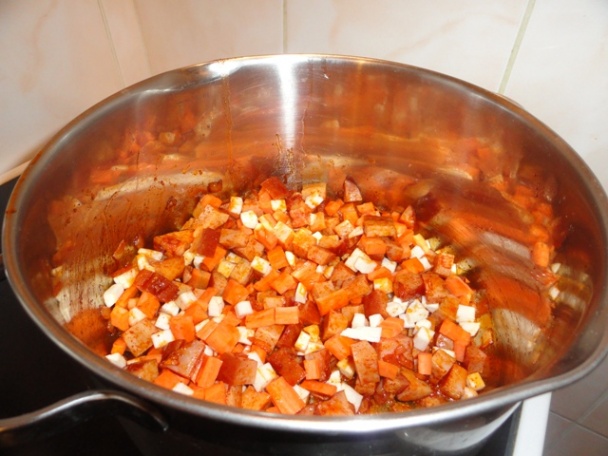 Falošný fazuľový guláš s haluškami - nokerlami (fotorecept) - obrázok 6