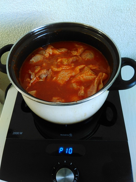 Guláš z kuracích stehien (fotorecept) - obrázok 6