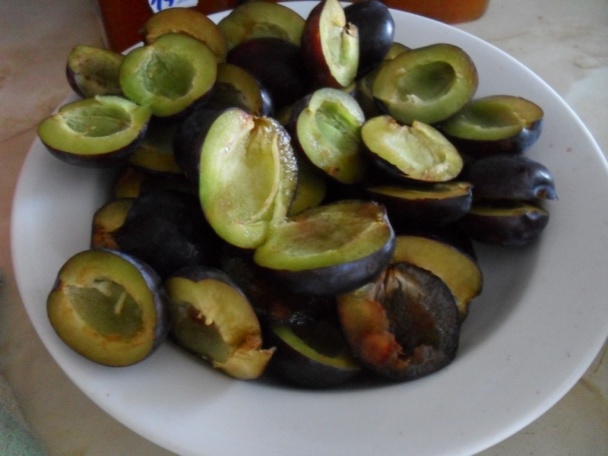 Kysnutý slivkový koláč s rebarborou (fotorecept) - obrázok 2